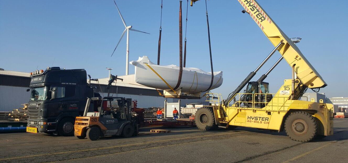 Transport einer H455 aus der Werft in Greifswald/D zum Seefrachthafen Antwerpen/B